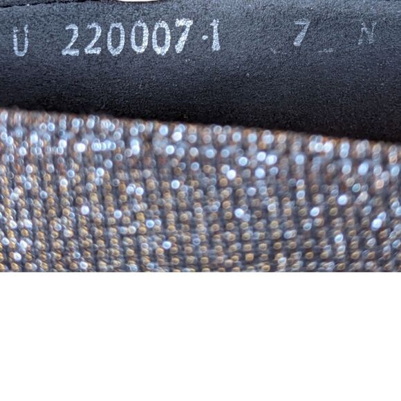 Stuart Weitzman Silver Glitter Accent Pumps Size 7 - Picture 11 of 12